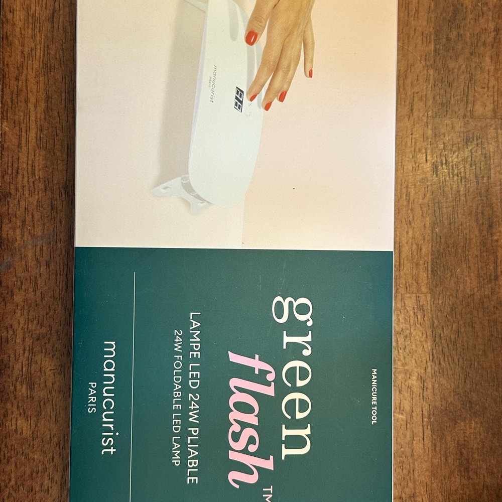 Manicurist Green Flash Foldable LED Nail Lamp – White with Pink Accent